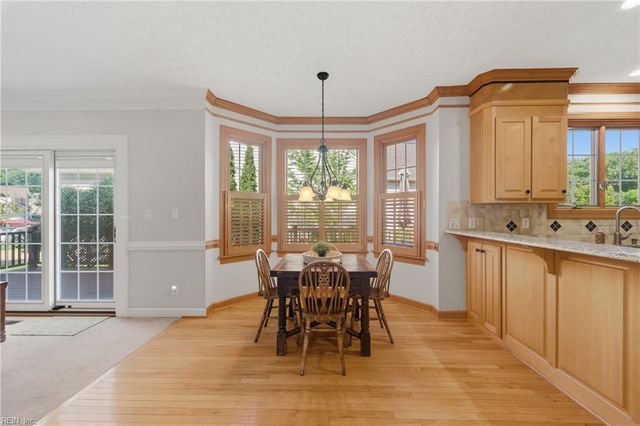 301 Blevins RN, Yorktown, VA 23693