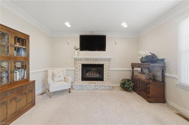 301 Blevins RN, Yorktown, VA 23693