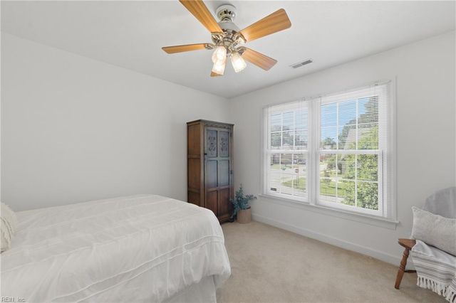 301 Blevins RN, Yorktown, VA 23693