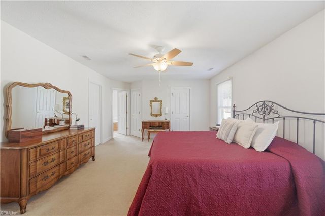 301 Blevins RN, Yorktown, VA 23693