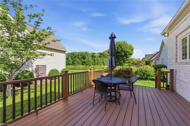 301 Blevins RN, Yorktown, VA 23693
