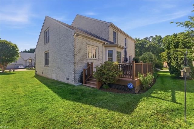 301 Blevins RN, Yorktown, VA 23693