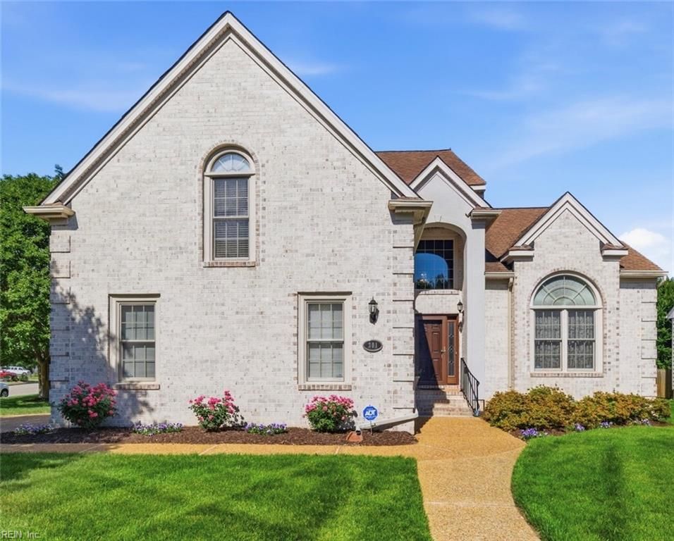 301 Blevins RN, Yorktown, VA 23693