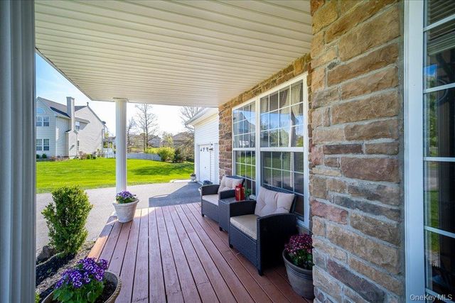 21 Alder Way, Wappingers Falls, NY 12590