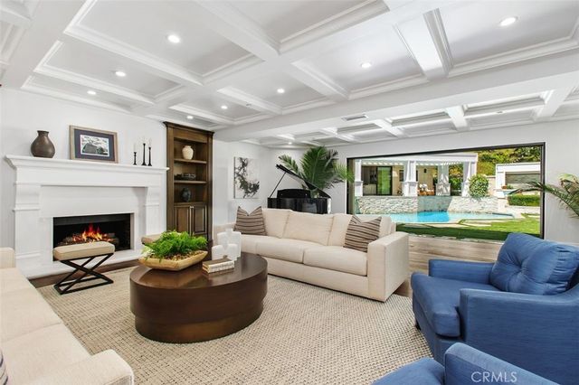 4 Inverness Lane, Newport Beach, CA 92660
