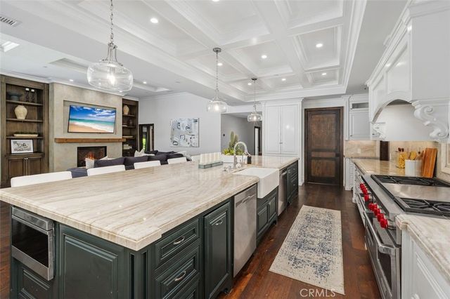 4 Inverness Lane, Newport Beach, CA 92660