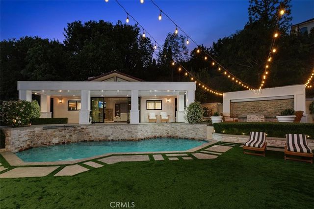 4 Inverness Lane, Newport Beach, CA 92660