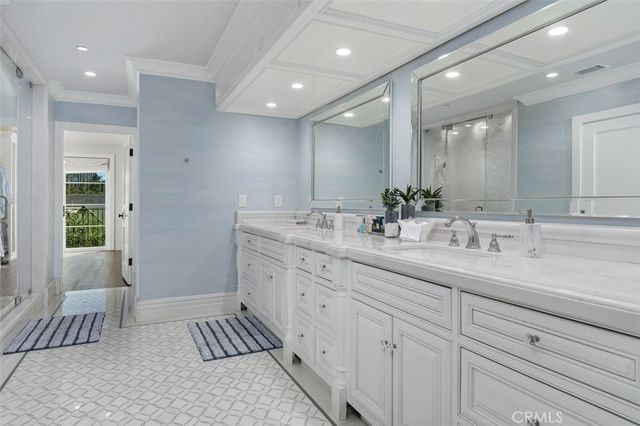 4 Inverness Lane, Newport Beach, CA 92660