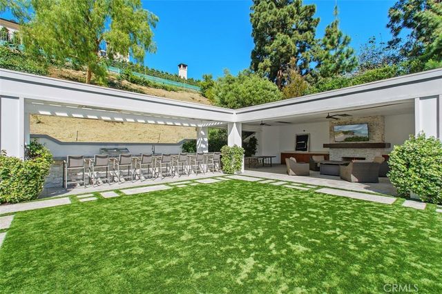 4 Inverness Lane, Newport Beach, CA 92660