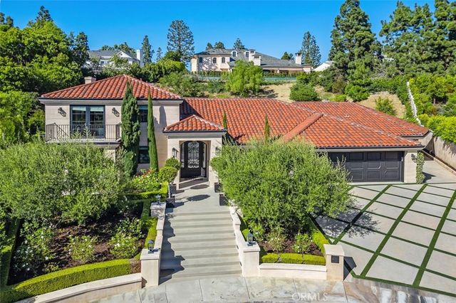 4 Inverness Lane, Newport Beach, CA 92660