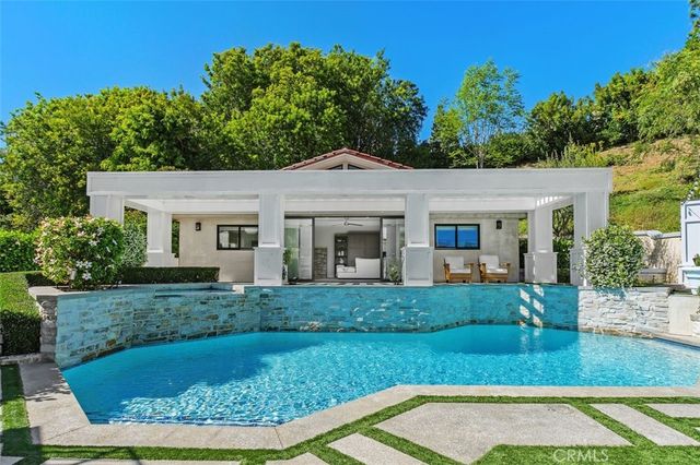 4 Inverness Lane, Newport Beach, CA 92660