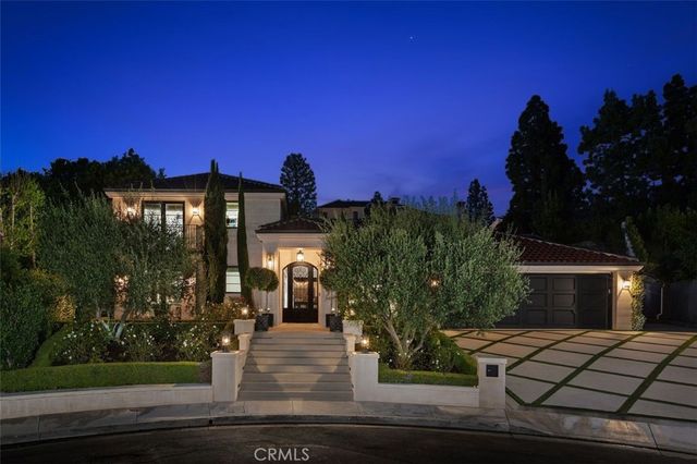 4 Inverness Lane, Newport Beach, CA 92660