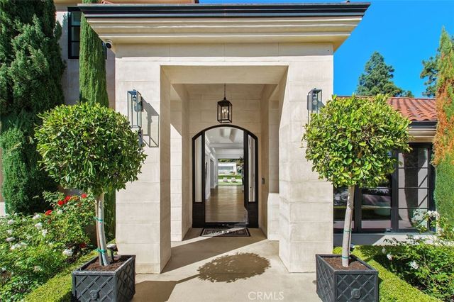 4 Inverness Lane, Newport Beach, CA 92660