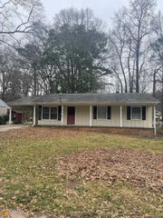 808 S Nottingham Road, Jonesboro, GA 30236