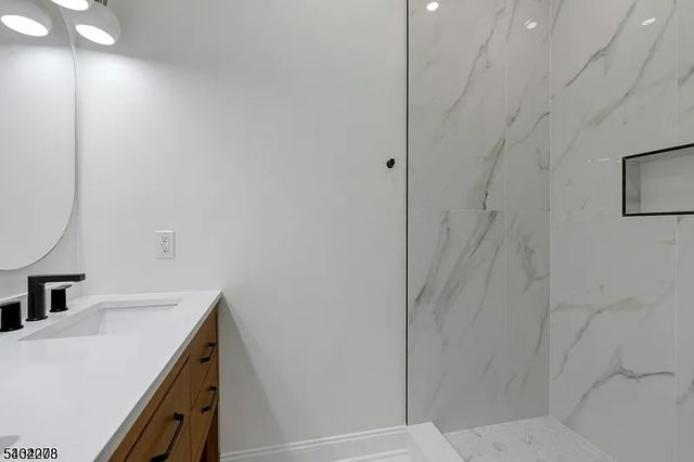 84 Grove St, Somerville Boro, NJ 08876