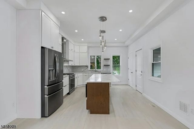 84 Grove St, Somerville Boro, NJ 08876