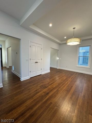 84 Grove St, Somerville Boro, NJ 08876