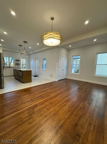 84 Grove St, Somerville Boro, NJ 08876