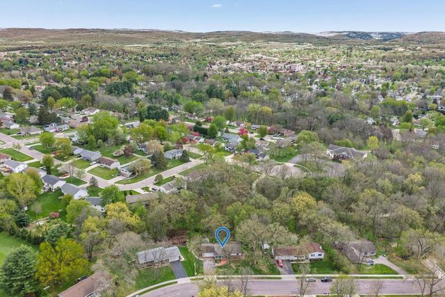 1720 Algonquin Drive, Baraboo, WI 53913