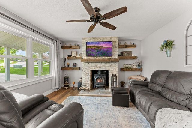 1720 Algonquin Drive, Baraboo, WI 53913