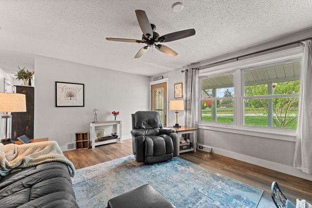 1720 Algonquin Drive, Baraboo, WI 53913