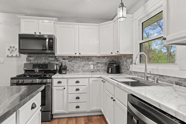 1720 Algonquin Drive, Baraboo, WI 53913