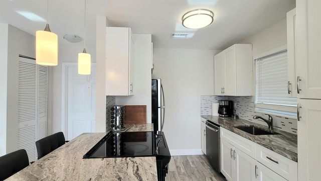 115 SW 1st Avenue 10, Boynton Beach, FL 33435