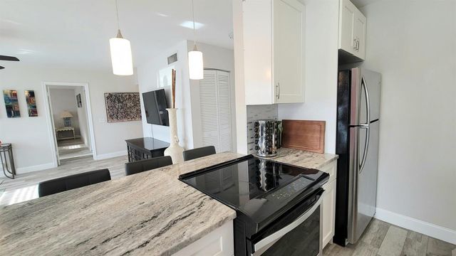 115 SW 1st Avenue 10, Boynton Beach, FL 33435