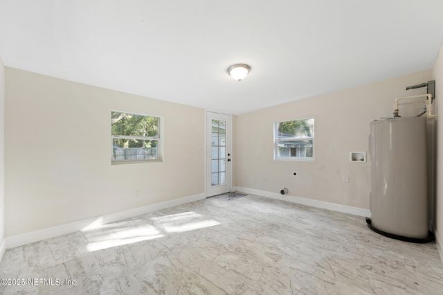 2435 S PINE ESTATES Road, Jacksonville, FL 32218
