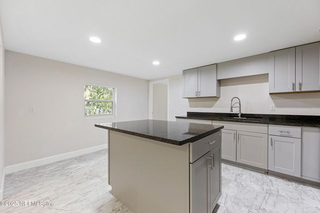2435 S PINE ESTATES Road, Jacksonville, FL 32218