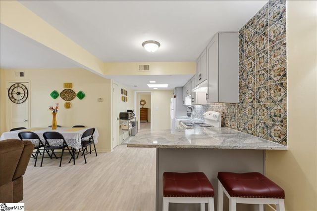 3706 E North St Apt I4 Unit 4, Greenville, SC 29615