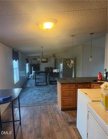 270 Meadowfield Circle, Aberdeen, NC 28315