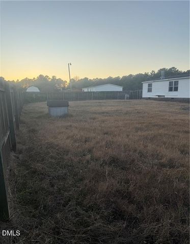 270 Meadowfield Circle, Aberdeen, NC 28315