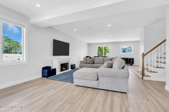 104 Cedar Berry Lane, Toms River, NJ 08753