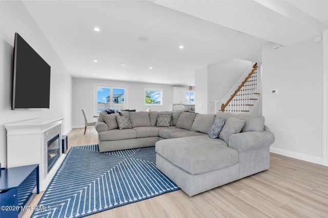 104 Cedar Berry Lane, Toms River, NJ 08753