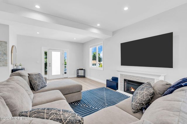 104 Cedar Berry Lane, Toms River, NJ 08753