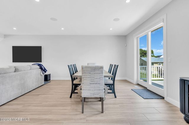 104 Cedar Berry Lane, Toms River, NJ 08753