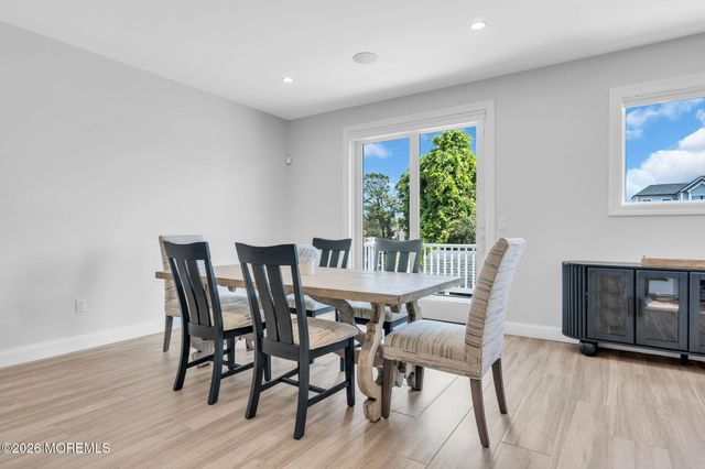 104 Cedar Berry Lane, Toms River, NJ 08753