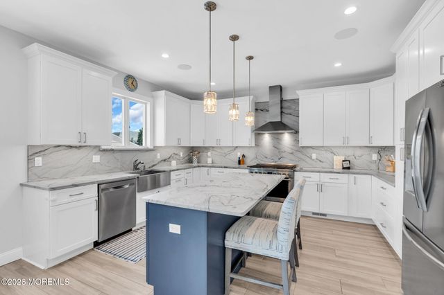 104 Cedar Berry Lane, Toms River, NJ 08753