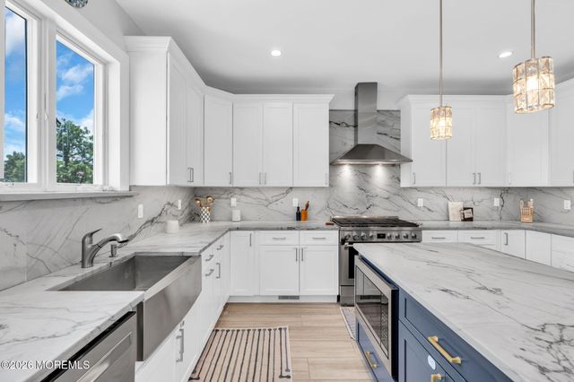 104 Cedar Berry Lane, Toms River, NJ 08753