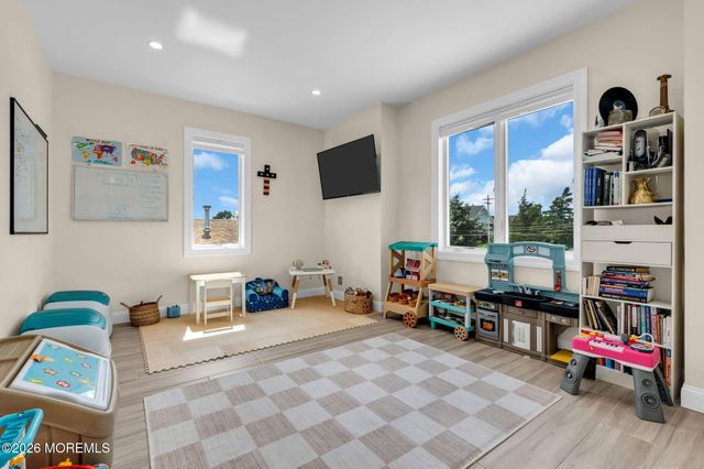 104 Cedar Berry Lane, Toms River, NJ 08753