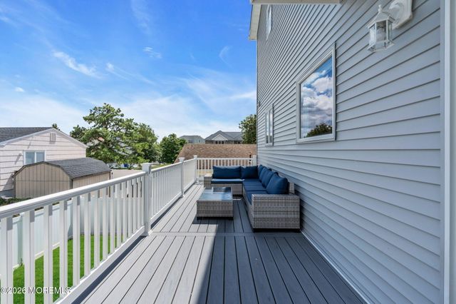 104 Cedar Berry Lane, Toms River, NJ 08753