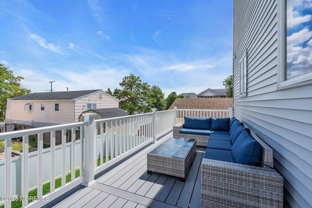 104 Cedar Berry Lane, Toms River, NJ 08753