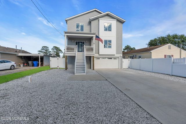 104 Cedar Berry Lane, Toms River, NJ 08753