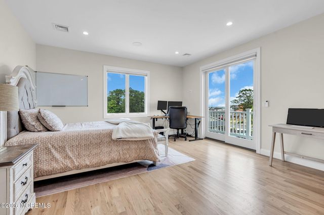 104 Cedar Berry Lane, Toms River, NJ 08753