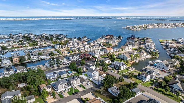 104 Cedar Berry Lane, Toms River, NJ 08753