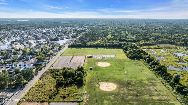 104 Cedar Berry Lane, Toms River, NJ 08753