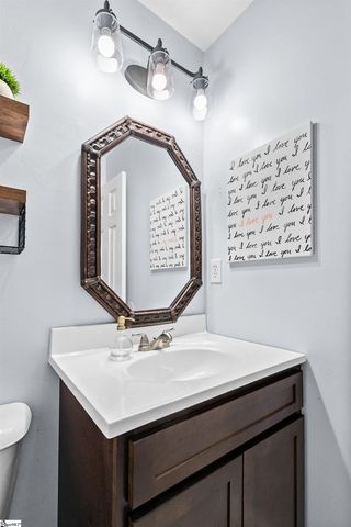 104 Golden Crest Court, Mauldin, SC 29662