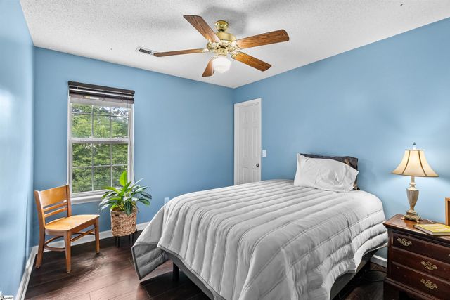 104 Golden Crest Court, Mauldin, SC 29662