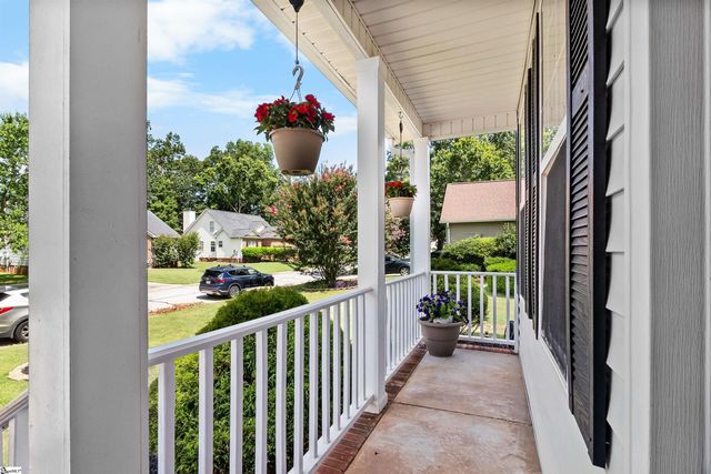 104 Golden Crest Court, Mauldin, SC 29662